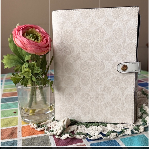 🌸 COACH NOTEBOOK IN SIGNATURE CANVAS 🌸 NWT🌸 - Picture 4 of 16